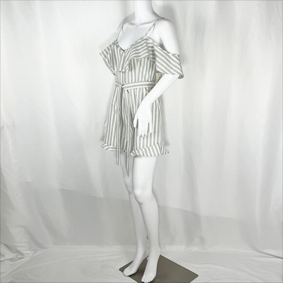 After Market White & Gray Stripe Flutter Cold Shoulder Ruffle Hem Romper SzS NWT - Picture 2 of 16